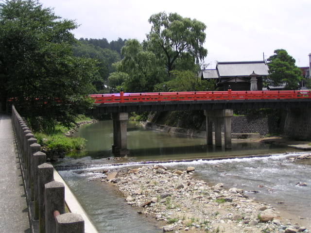 高山市の赤い中橋